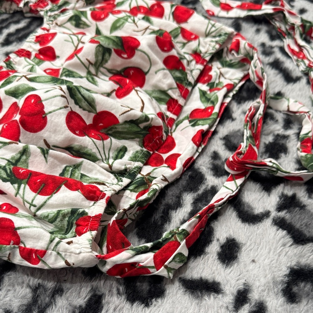 Cider Cherry-Print Puff Sleeve Crop Top - Picture 3 of 5